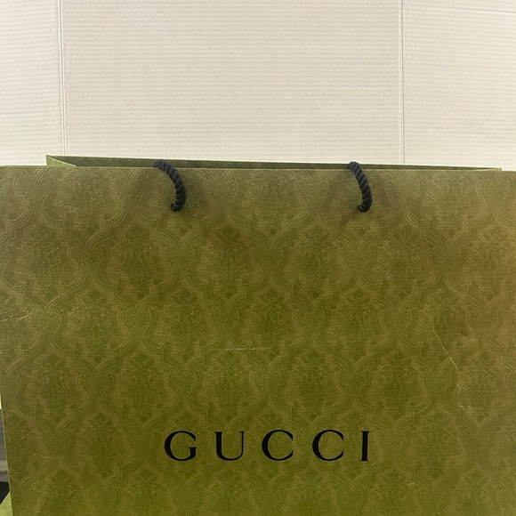 2 Gucci Shopping Bags - Picture 5 of 11